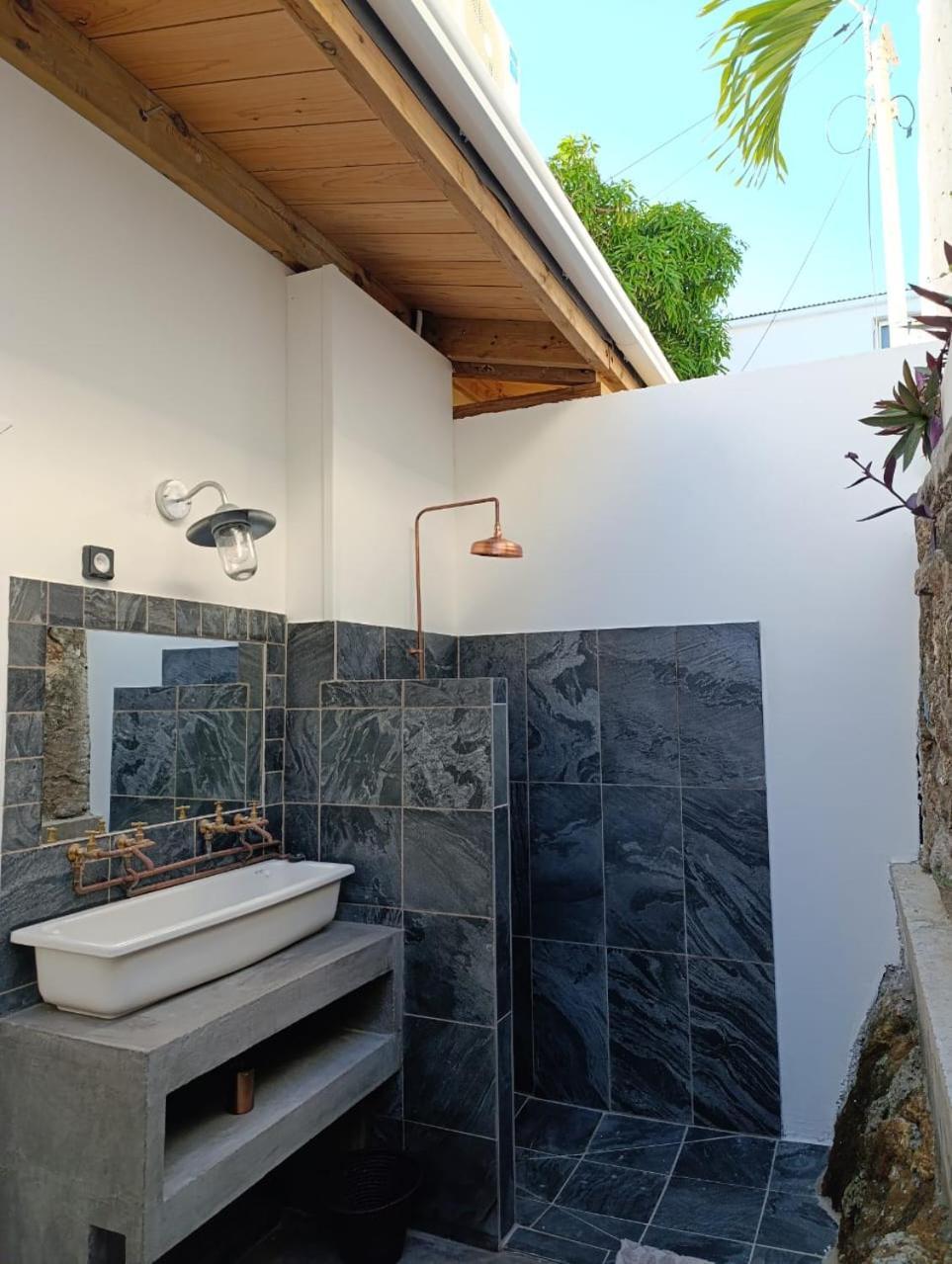 La Kaz Banian Otel Saint Pierre Dış mekan fotoğraf