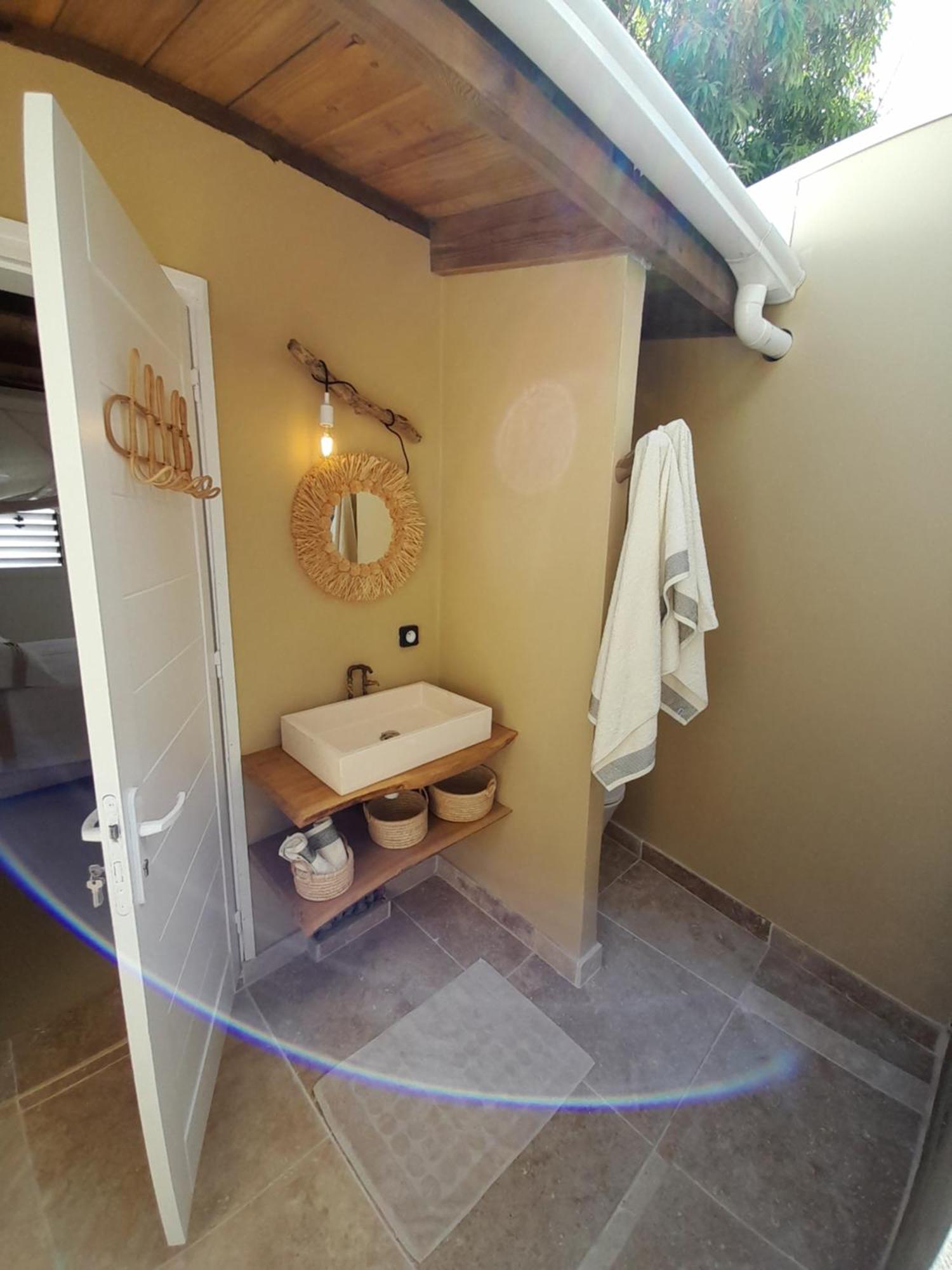 La Kaz Banian Otel Saint Pierre Dış mekan fotoğraf